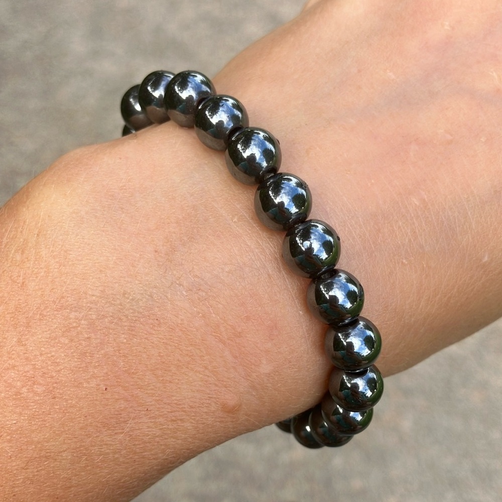 NWOT Shiny Elastic Hematite Beaded Bracelet